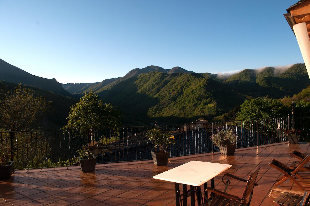 El Mirador De Fuentes Del Narcea Hotel Monco Luaran gambar